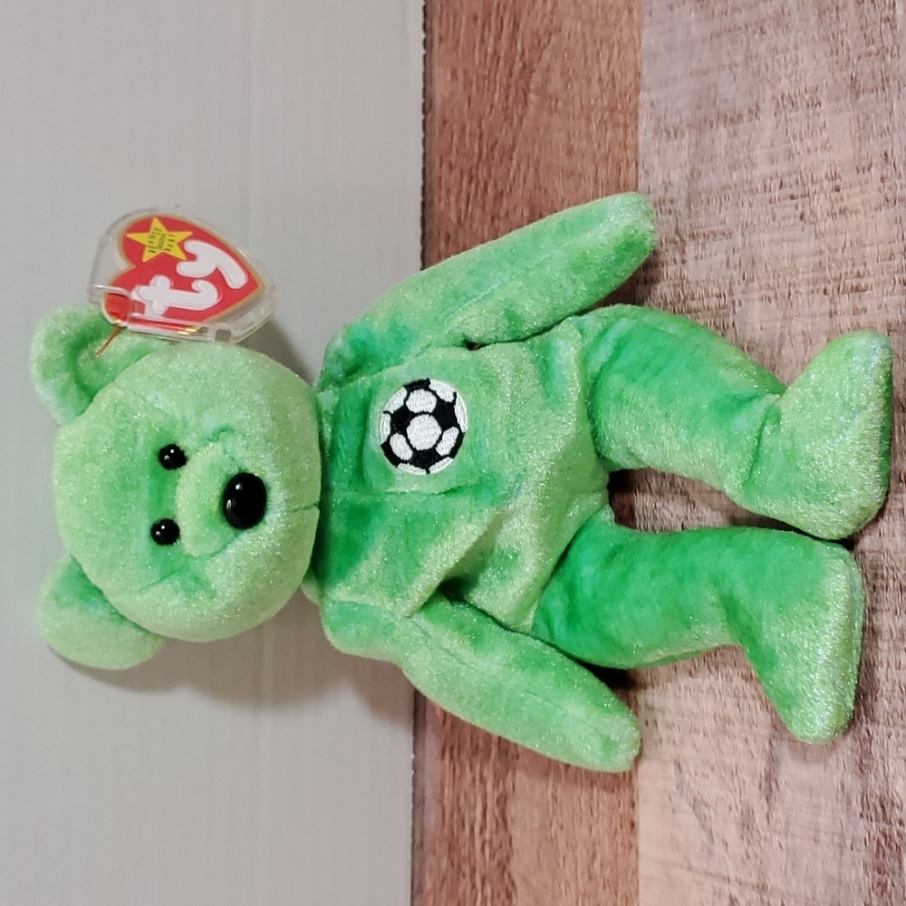 Ty Beanie Original baby Kicks the Bear